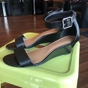 Women’s wedge sandals